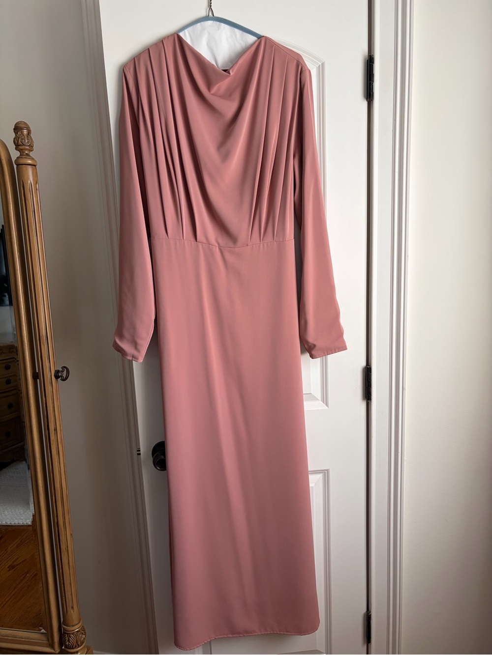 Elegant Dusty Rose Long Sleeve Maxi Dress. New condition, without tags
